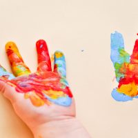 Kreative Therapie mit Kindern
